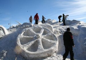 Kardan şehit heykelleri tamamlandı